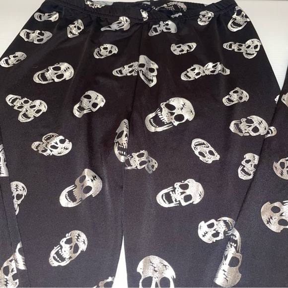 Yobi Junior Silver metallic Skulls on Black semi shiny Leggings - Picture 7 of 11